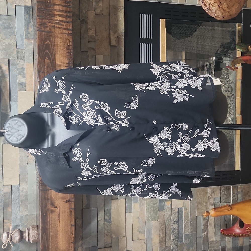 NEW EMMA JAMES BUTTON DOWN TOP